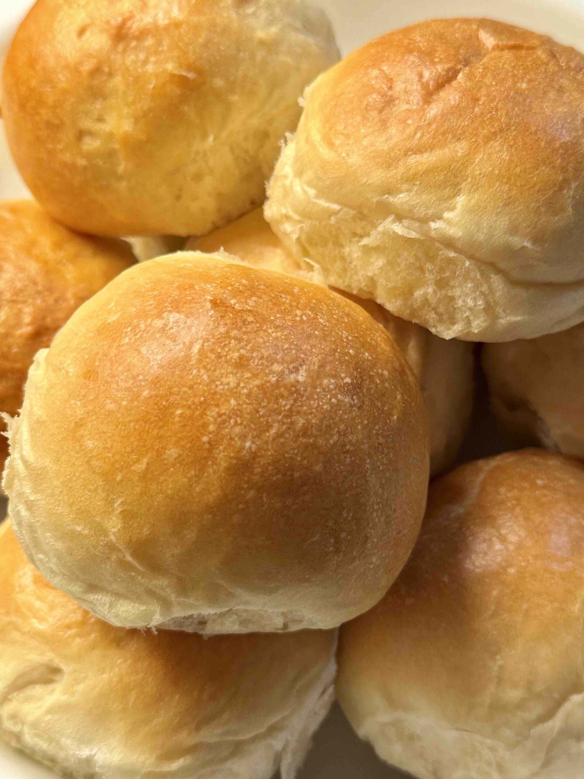 Easy Soft Dinner Rolls